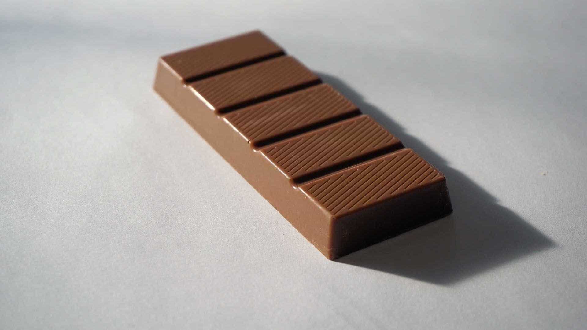 Anvisa proíbe venda de chocolates, água mineral e queijo; veja marcas