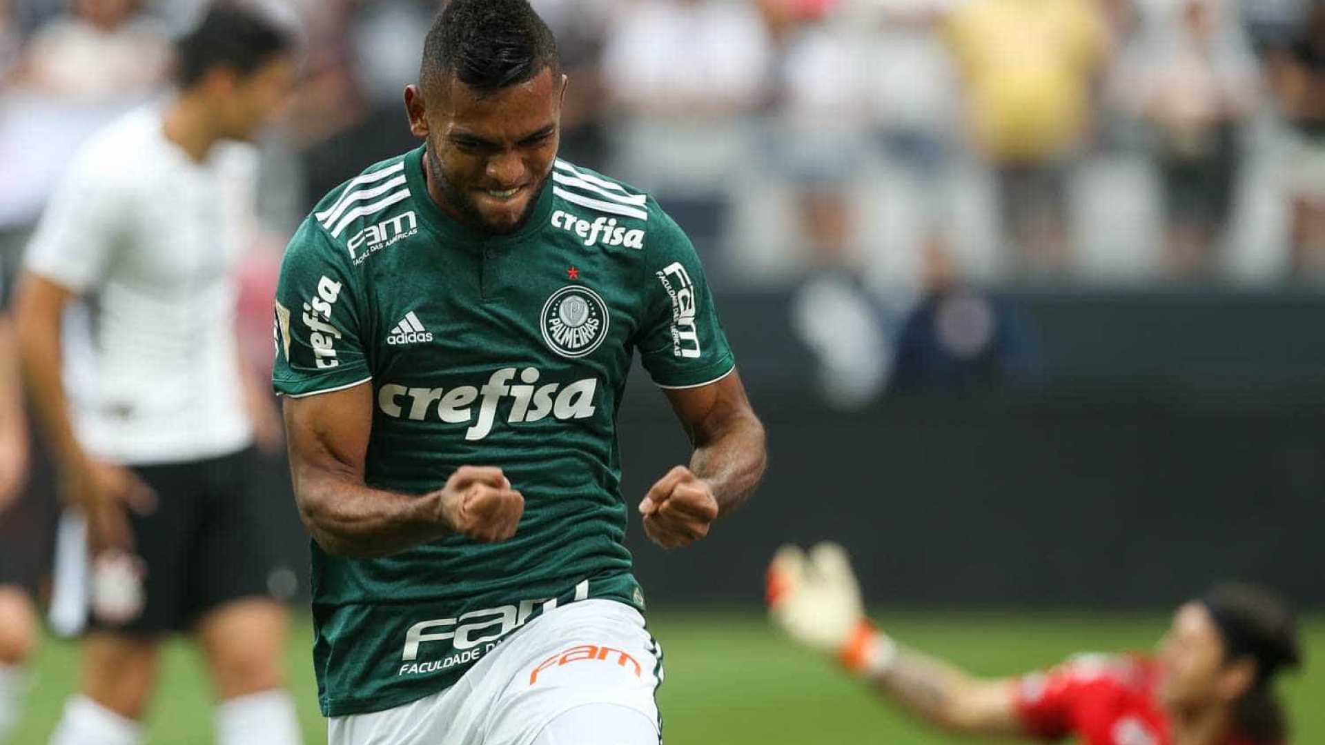 Palmeiras vence e sai na frente na briga pelo título paulista