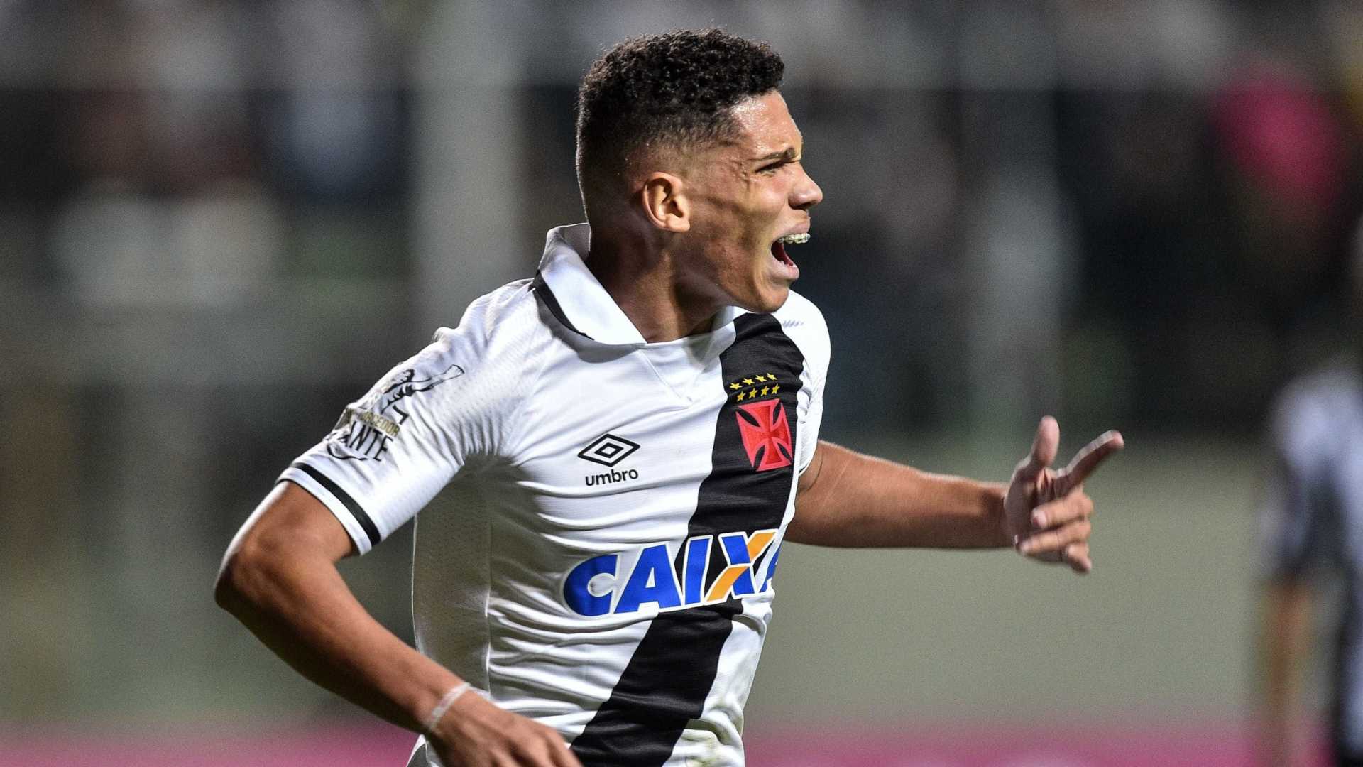 ‘A decisão foi minha’, diz Paulinho em despedida do Vasco