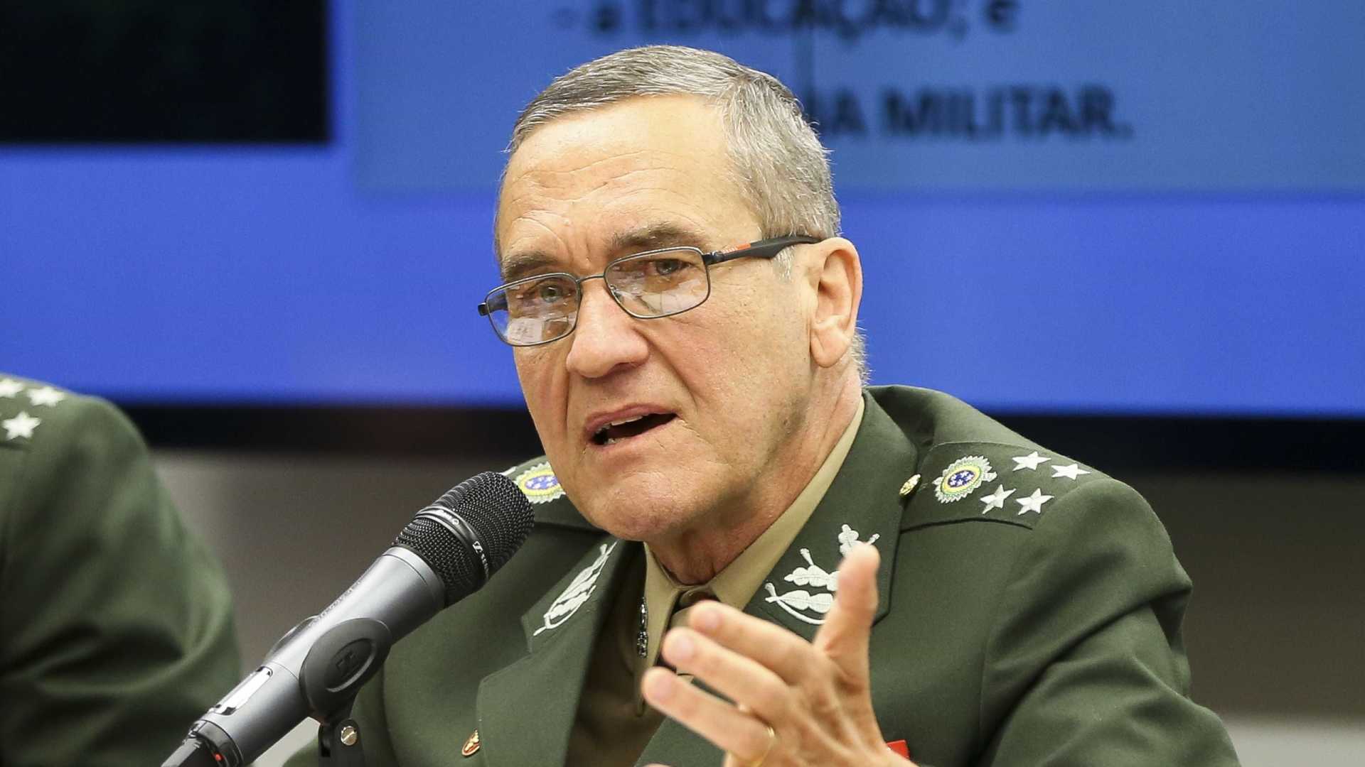 Exército está ‘atento’ às vésperas de julgamento de Lula, diz general