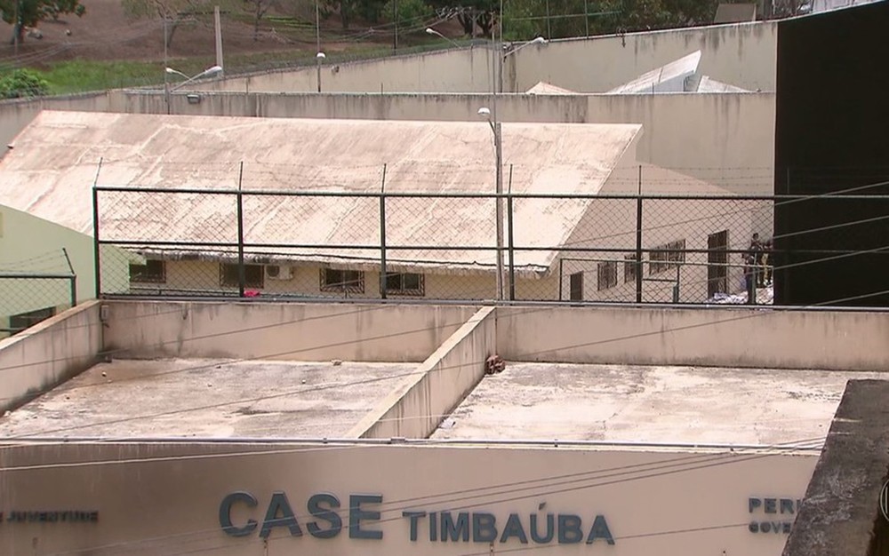 Através de corda feita com lençóis, 13 adolescentes fogem de unidade da Funase na Zona da Mata de PE