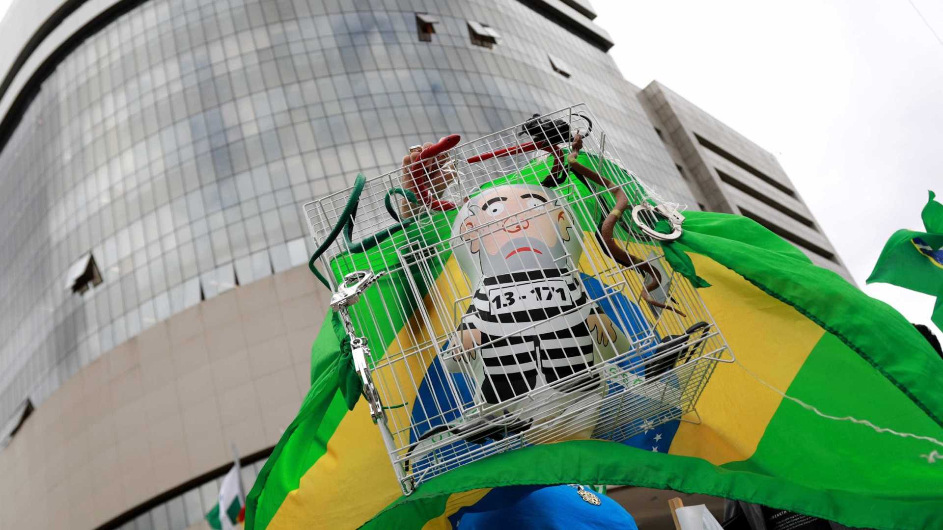 Grupos de WhatsApp mobilizaram até ‘vaquinha’ para protesto contra Lula