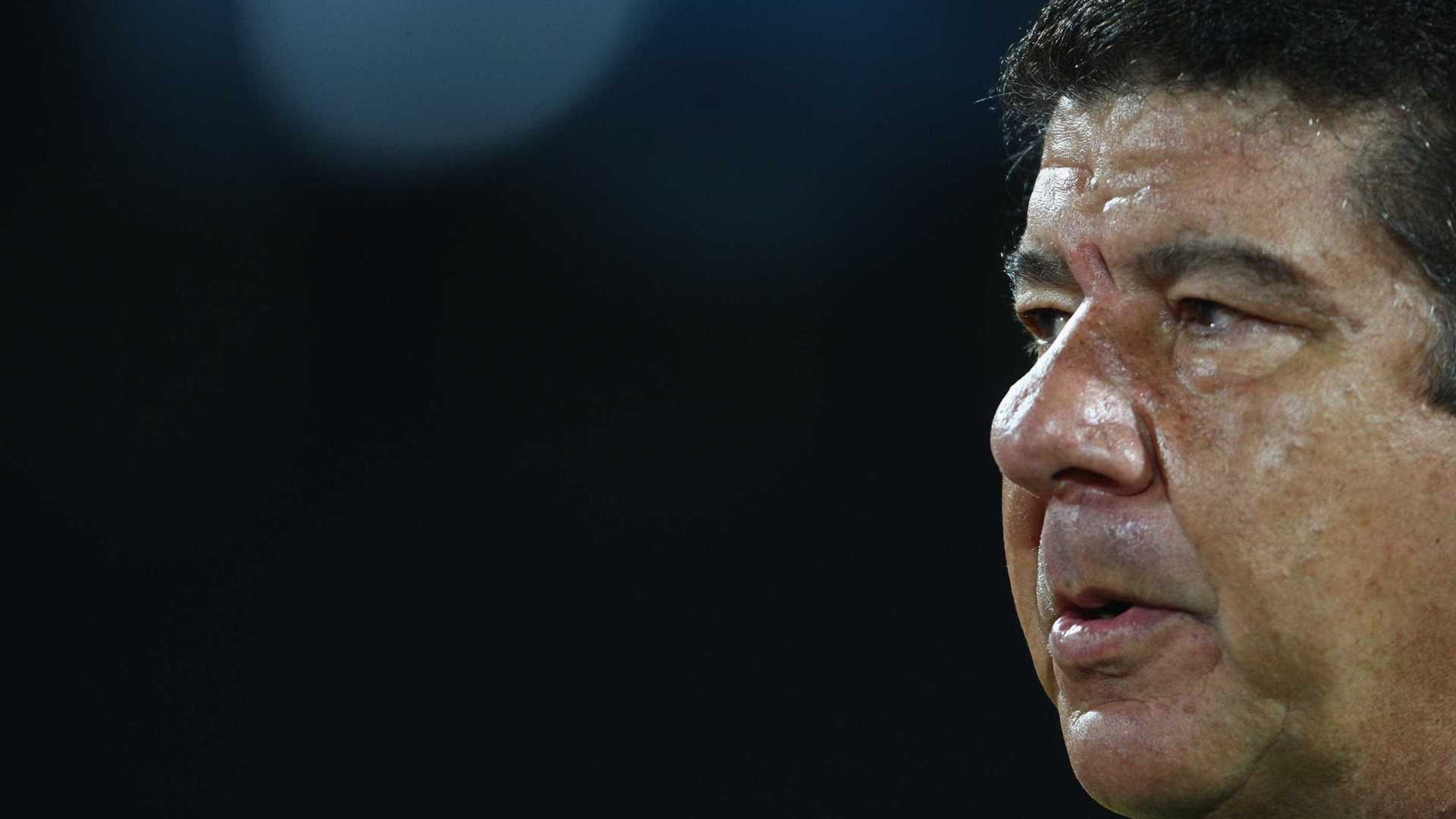 Renda dos jogos do Vasco continuará indo para o bolso de Joel Santana