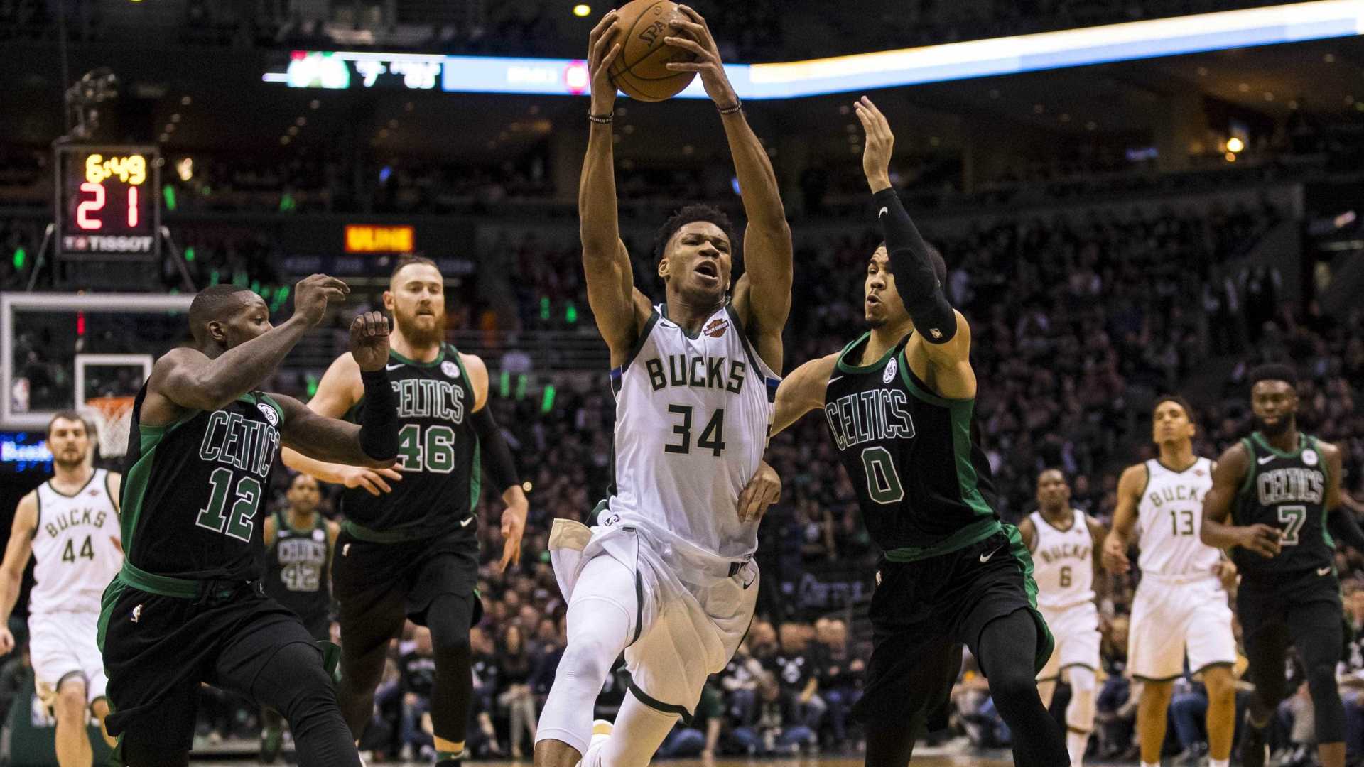 Playoffs da NBA: San Antonio vence a 1ª e Milwaukee empata a série