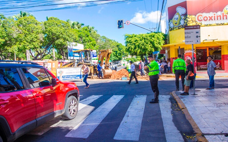 Trecho das ruas São Pedro com a São Francisco será interditado nesta terça-feira, 15