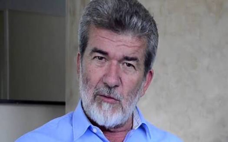 CERCO FECHADO: Com servidores em greve, Arnon Bezerra sofre pressão por investimentos na Saúde de Juazeiro