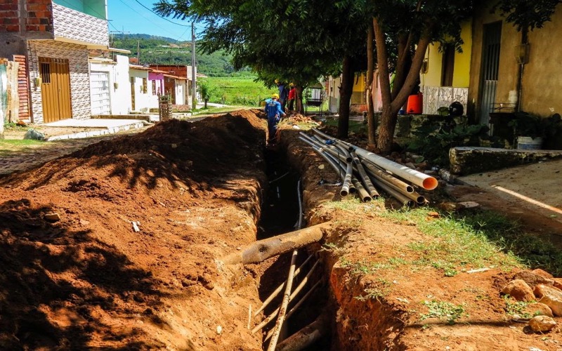 Iniciadas obras da Av. Hermes Paraíba e do Sistema de Abastecimento de Água do município