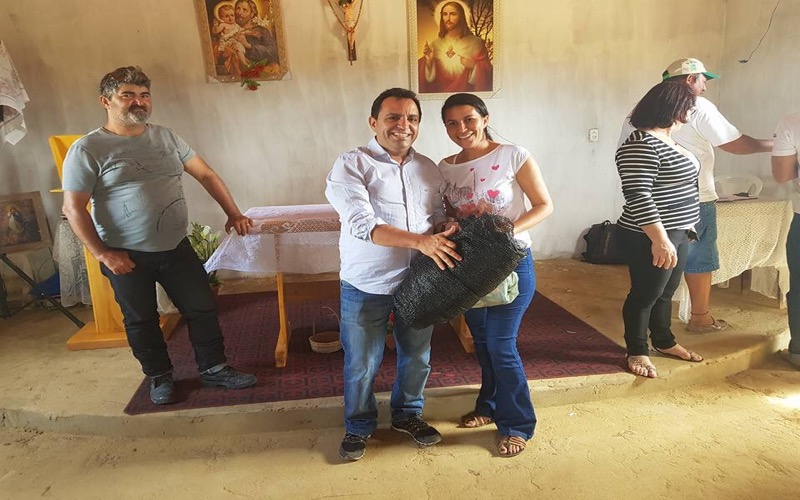 Pedro Lobo participa de entrega de kits de produção em Salitre