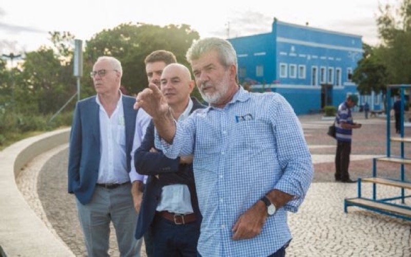 Prefeito Arnon Bezerra apresenta o Horto para técnicos do Teleférico