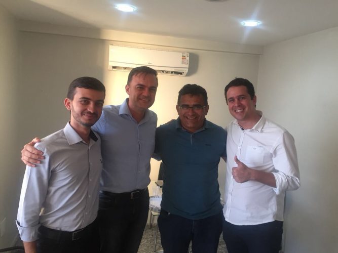 Política sem ódio- Fernando Santana recebe em seu escritório prefeito de Barbalha Argemiro Sampaio