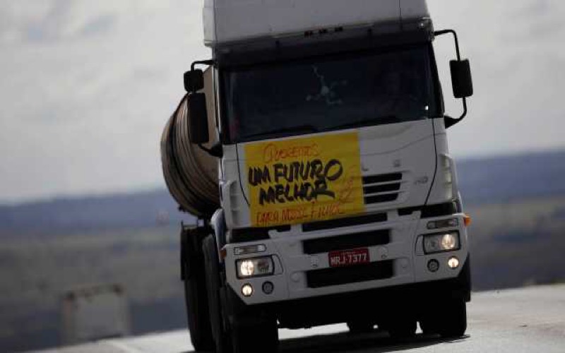 Caminhoneiros começam a deixar estradas; entenda o que acontece agora