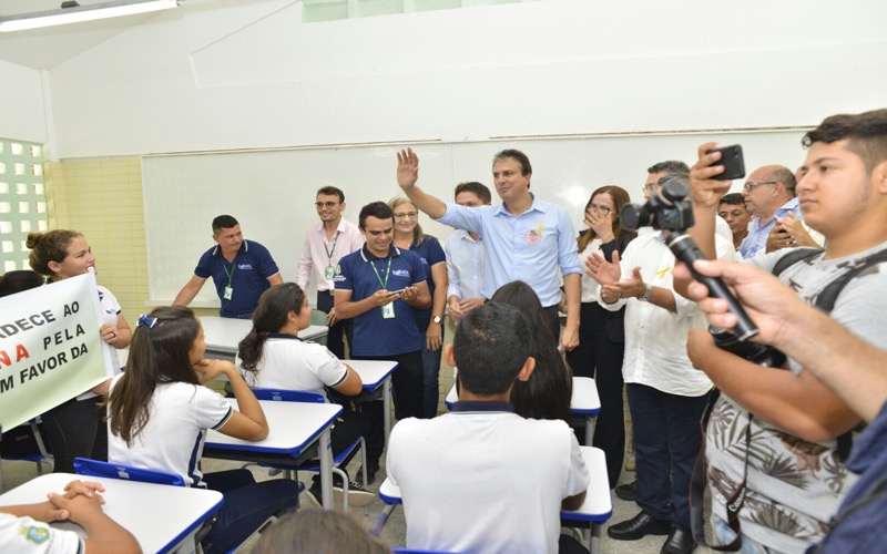População de Iguatu recebe nova sede da Escola de Ensino Médio Maria Dauréa Lopes