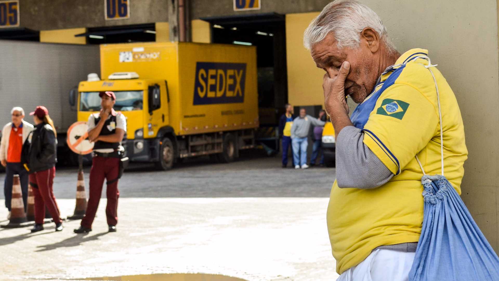 Presidente dos Correios defende fechamento de agências