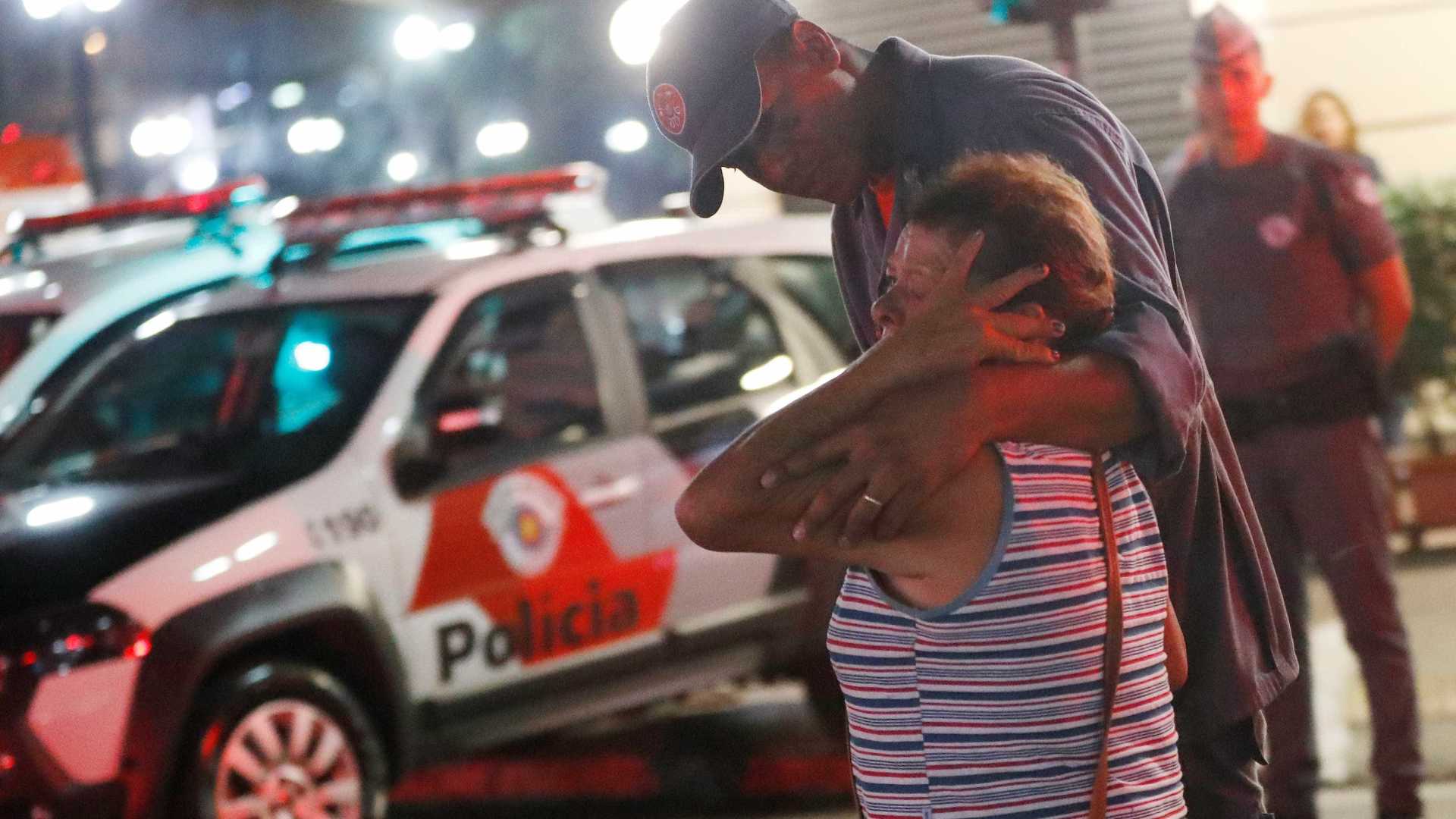 Se meu filho não gritasse, a gente ia morrer, diz moradora de prédio