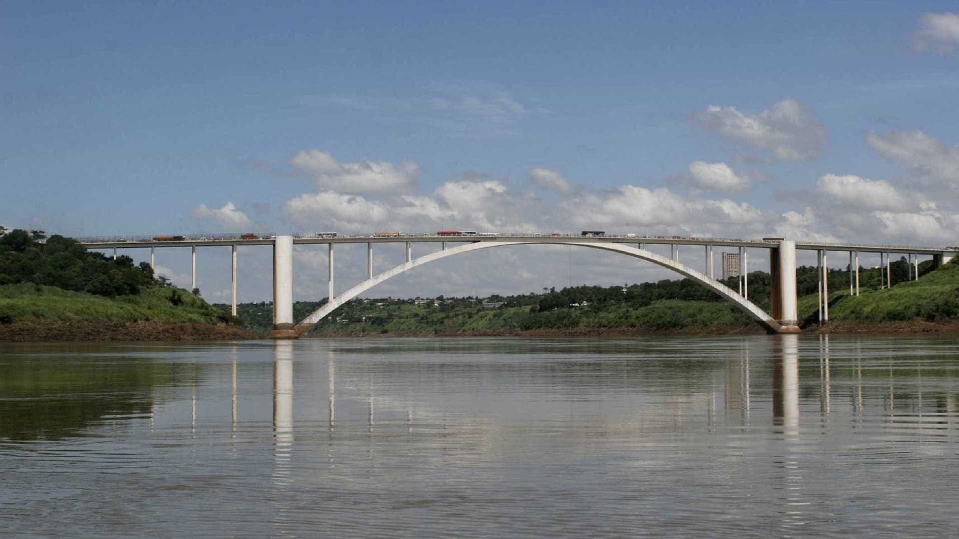 Posto do Paraguai com gasolina a R$ 2,98 tem fila de brasileiros