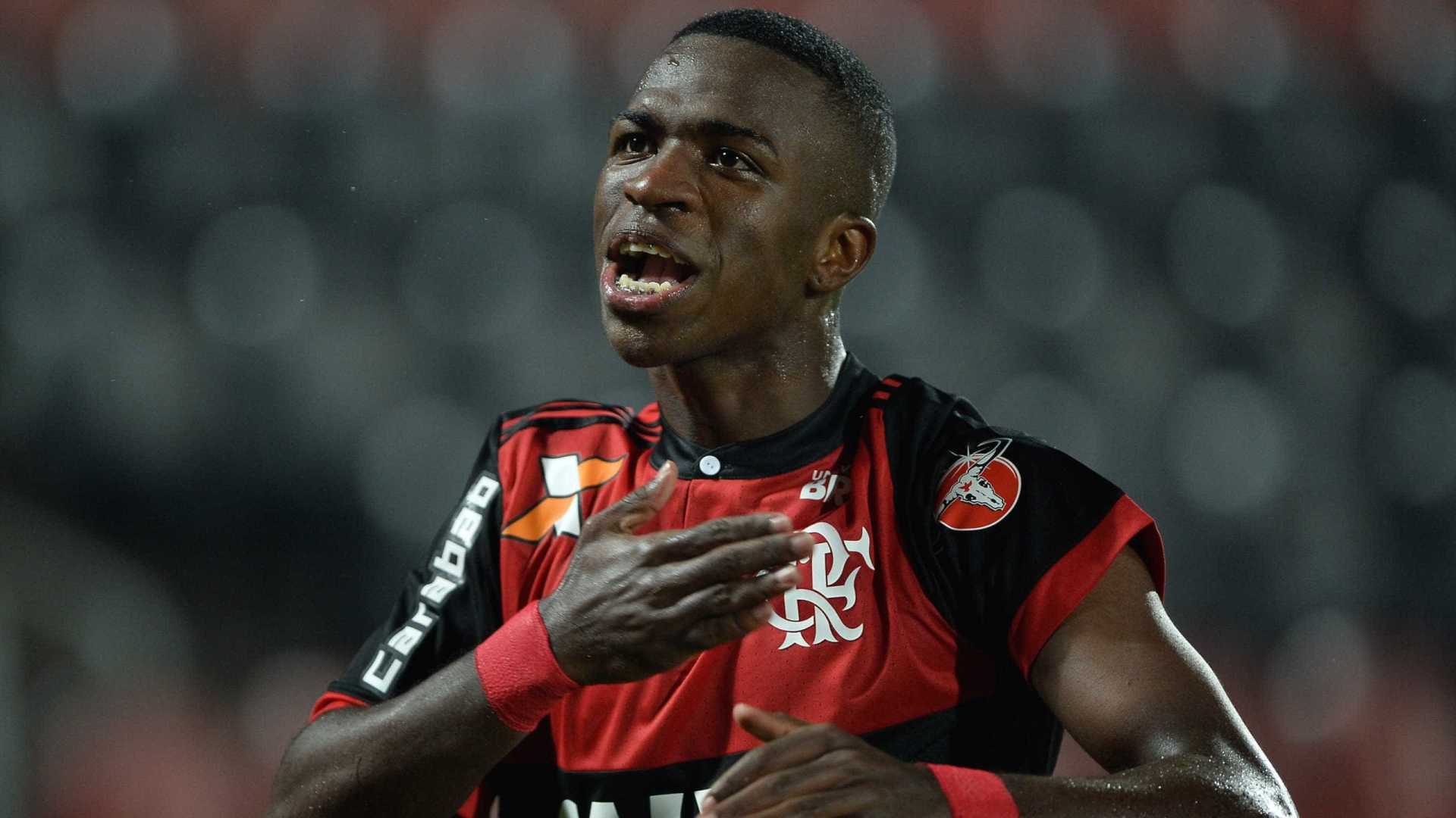 Vinicius Júnior participou de todos os gols do Flamengo no Brasileiro