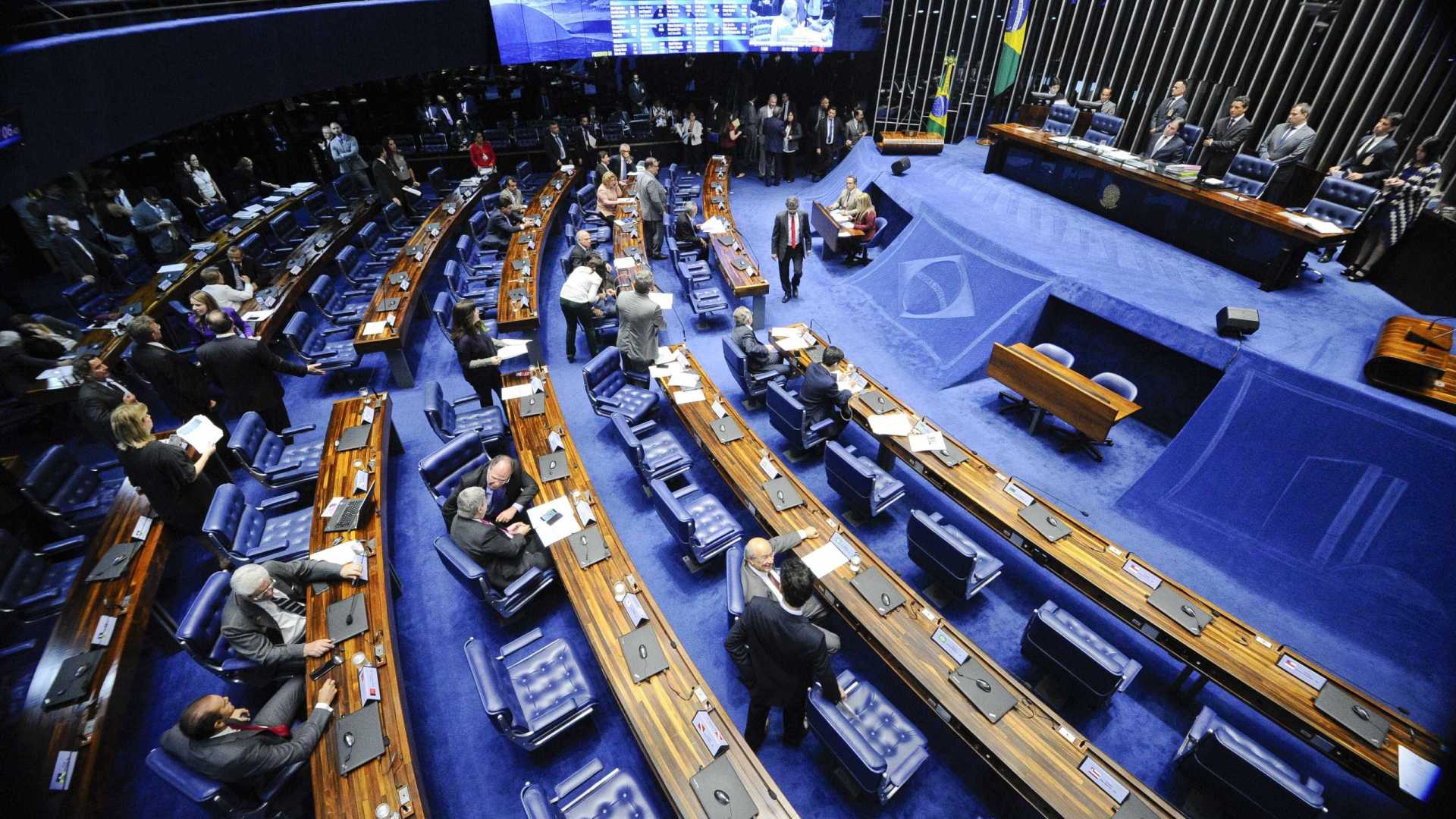 Senado dá urgência a projeto que elimina PIS-Cofins sobre diesel