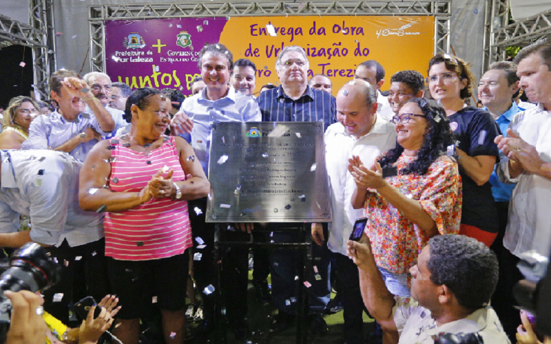 Governo do Ceará e Prefeitura de Fortaleza entregam obra de urbanização do Morro Santa Terezinha