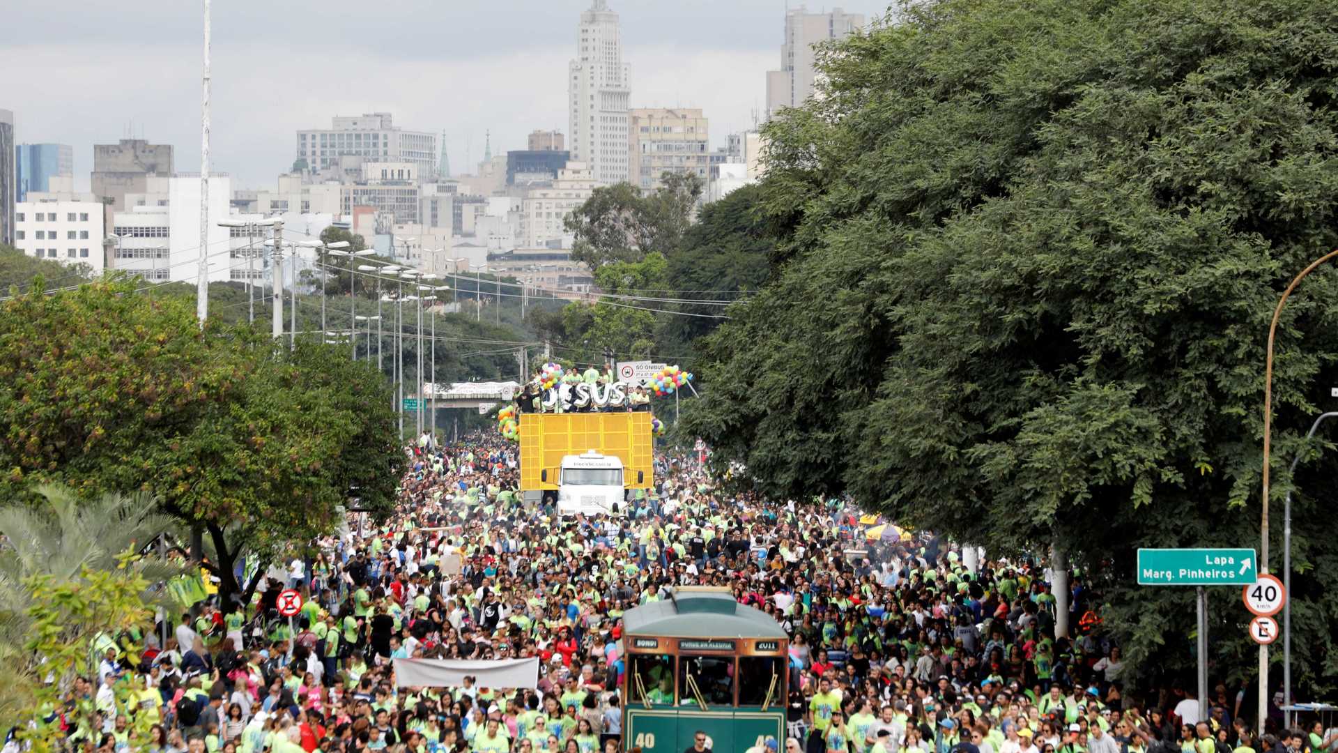 Marcha para Jesus bloqueia vias de SP; veja alternativas