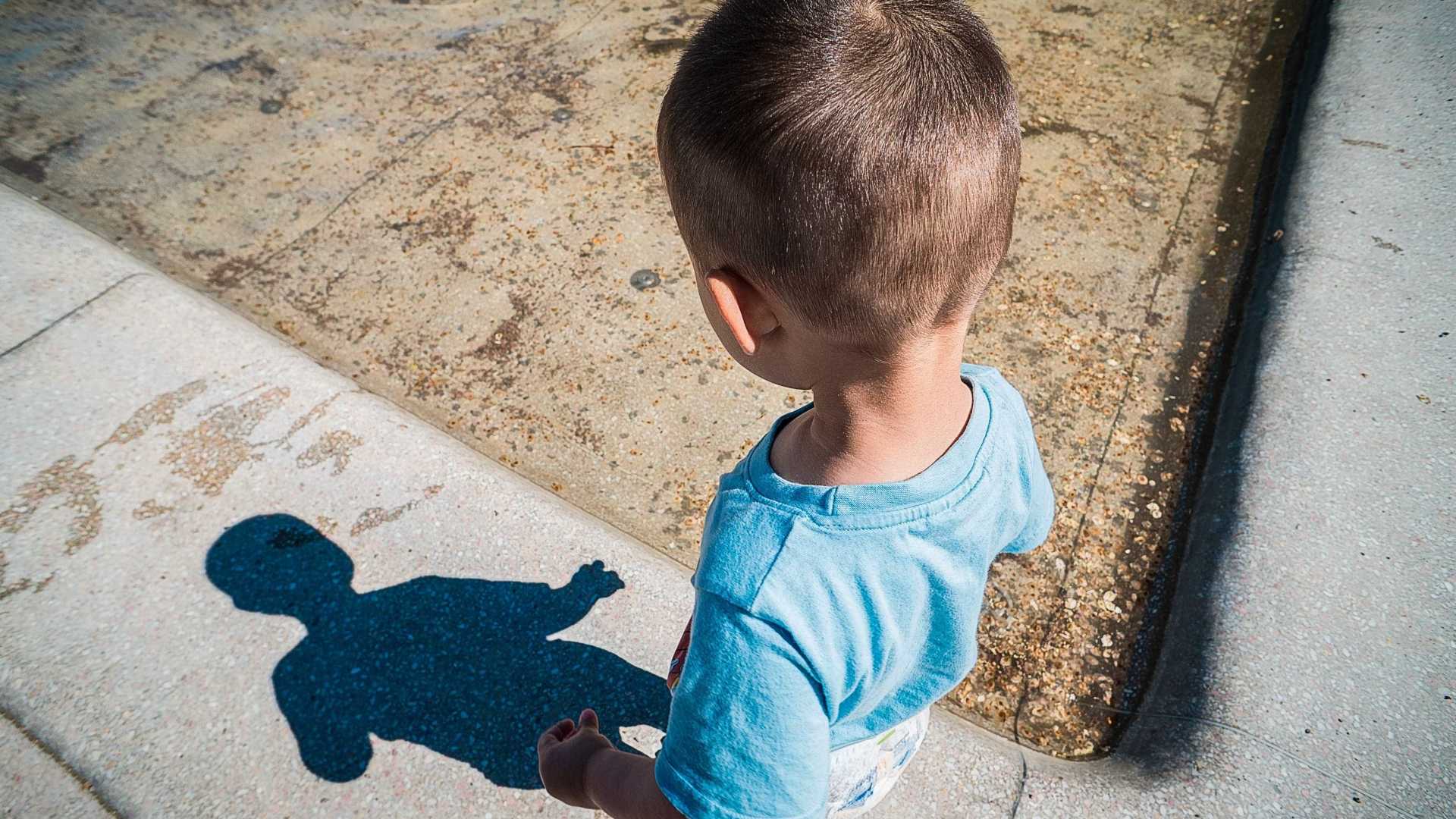 Mãe abandona filho de 3 anos após surto no ES: ‘Cuida dele’