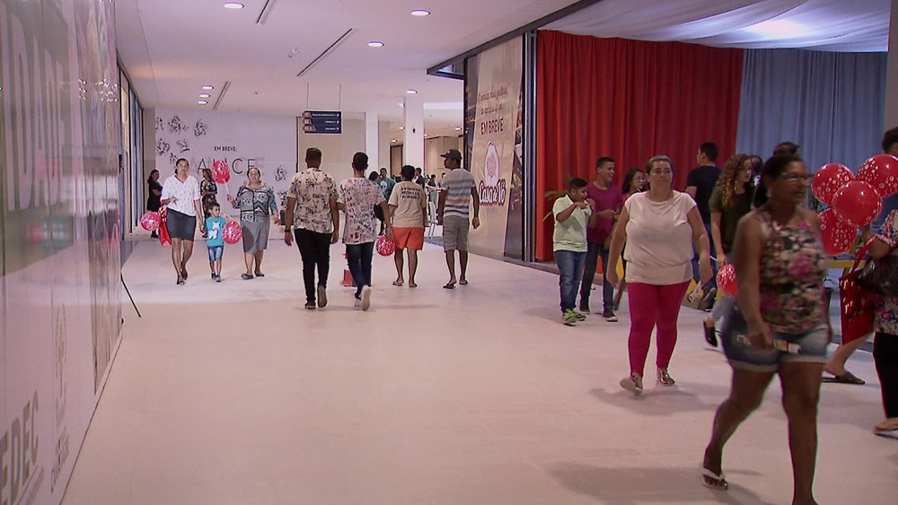 Inauguração de shopping em Camaragibe gera mais de 2,5 mil empregos no Grande Recife