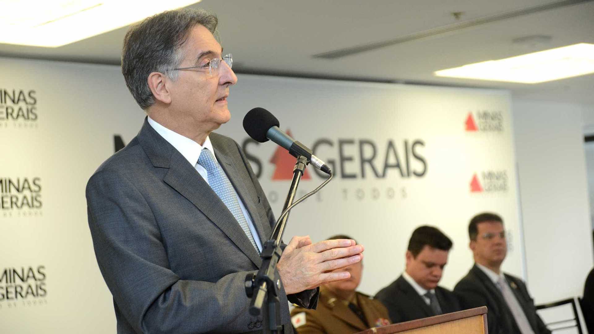102 mil servidores de MG acumulam cargos ilegais; prejuízo é de 5,8 bi