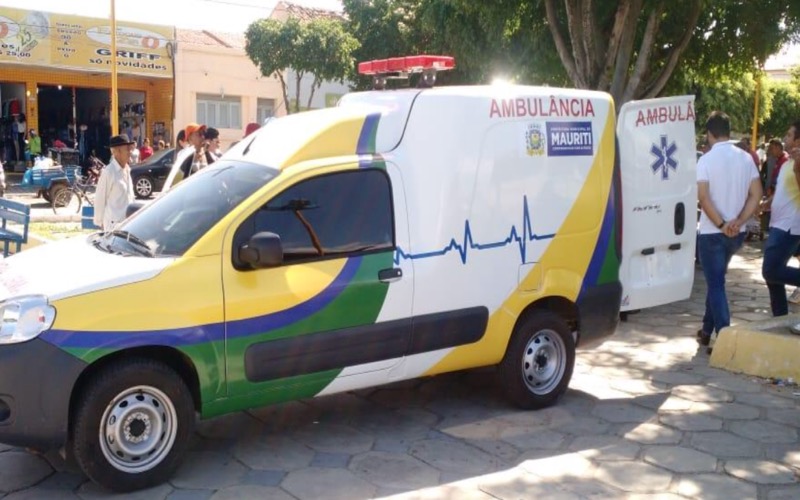 POLÍTICA PÚBLICA: Prefeitura de Mauriti entrega mais uma ambulância e reforça serviços de Saúde