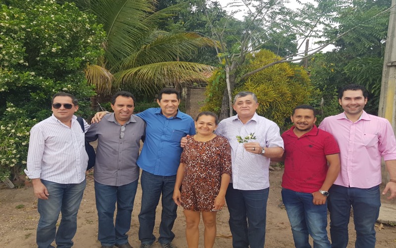 COMUNIDADE DO ROMUALDO RECEBE VISITA DE GUIMARAES E DE ASSIS DINIZ