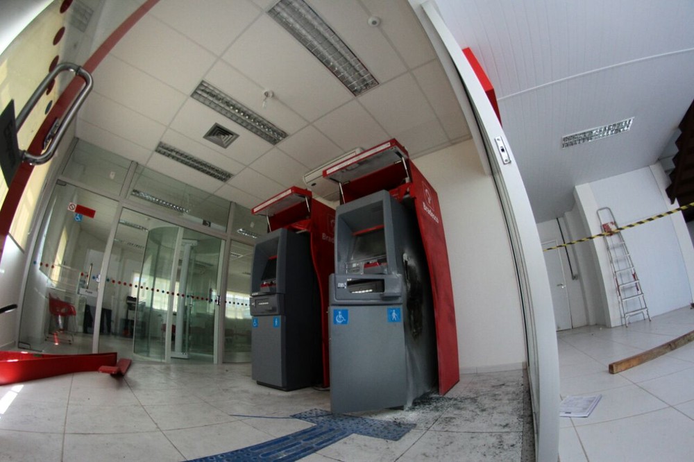 Lei obriga instalação de equipamentos para dificultar arrombamento de caixas eletrônicos em Pernambuco