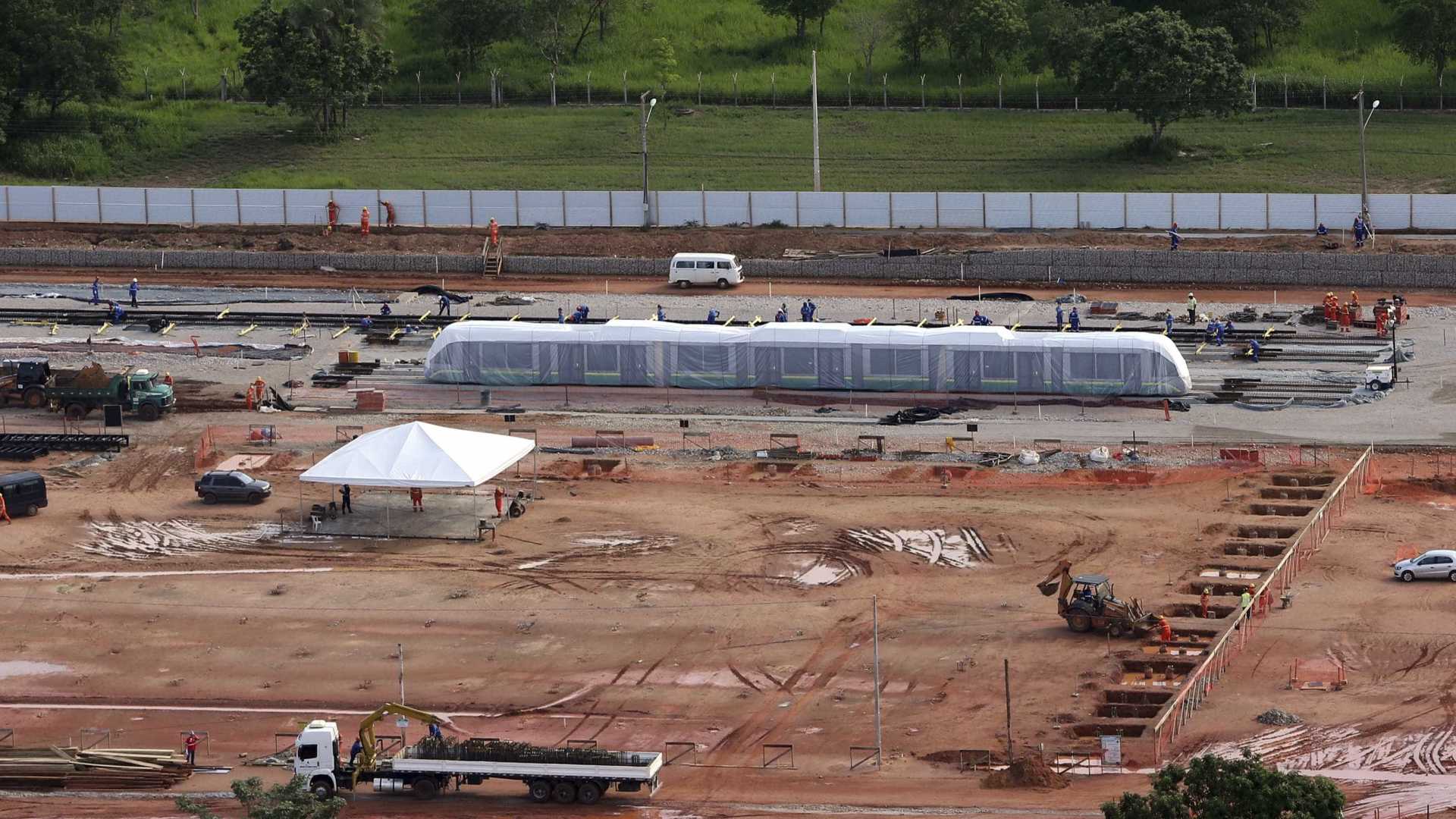 Obras para a Copa de 2014 seguem inacabadas em oito capitais do país