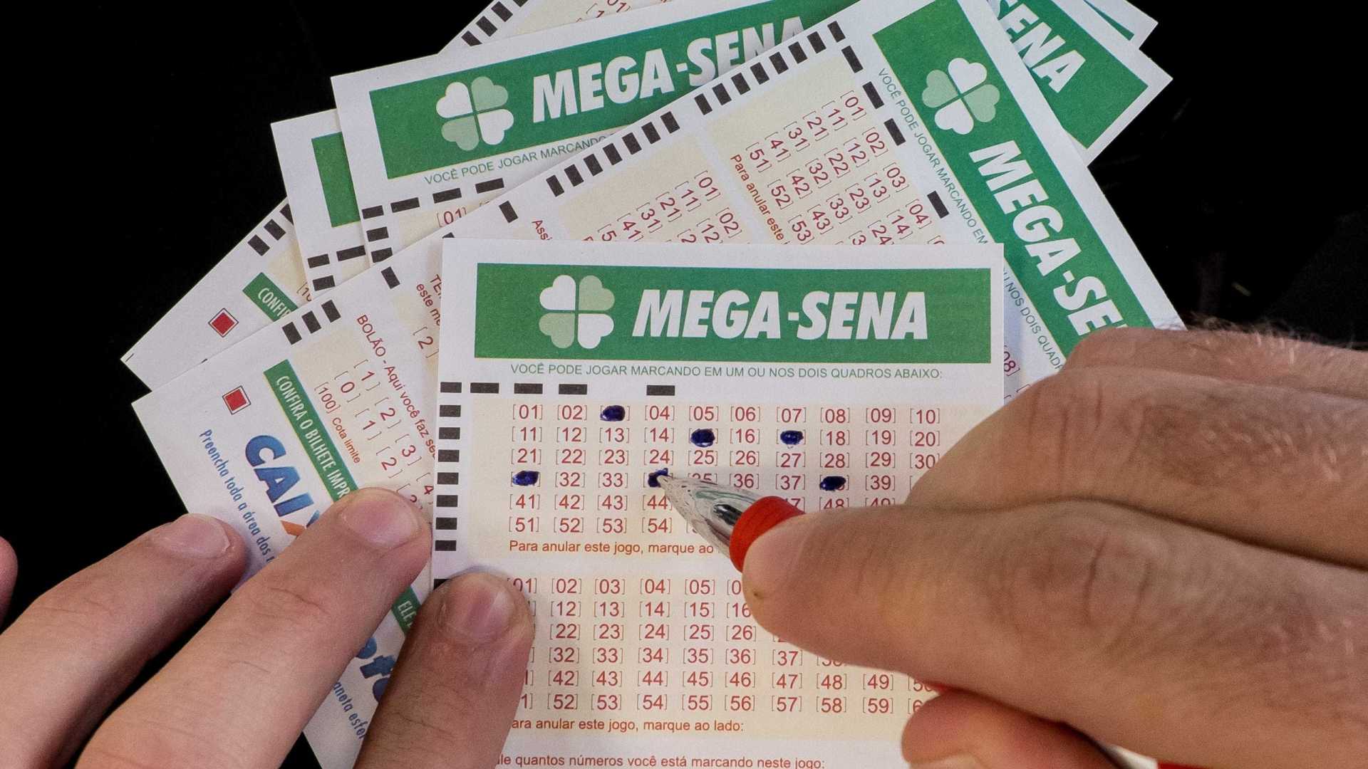 Mega-Sena acumula e prêmio vai a R$ 14 milhões