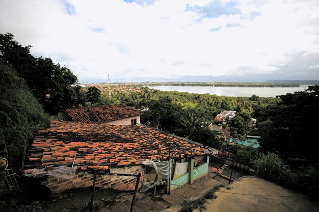 Maceió tem mais de 70 mil moradores em áreas de risco, aponta IBGE