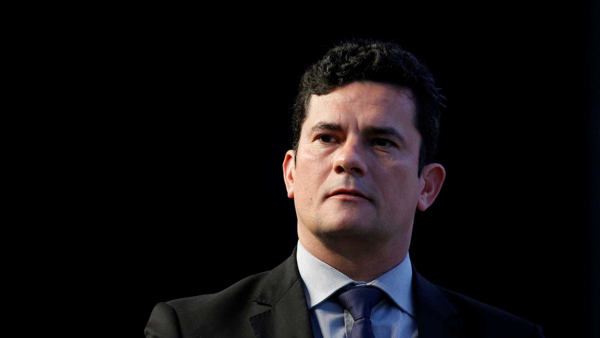 Apoiadores de Lula deixam recado para Moro em guardanapo, diz revista