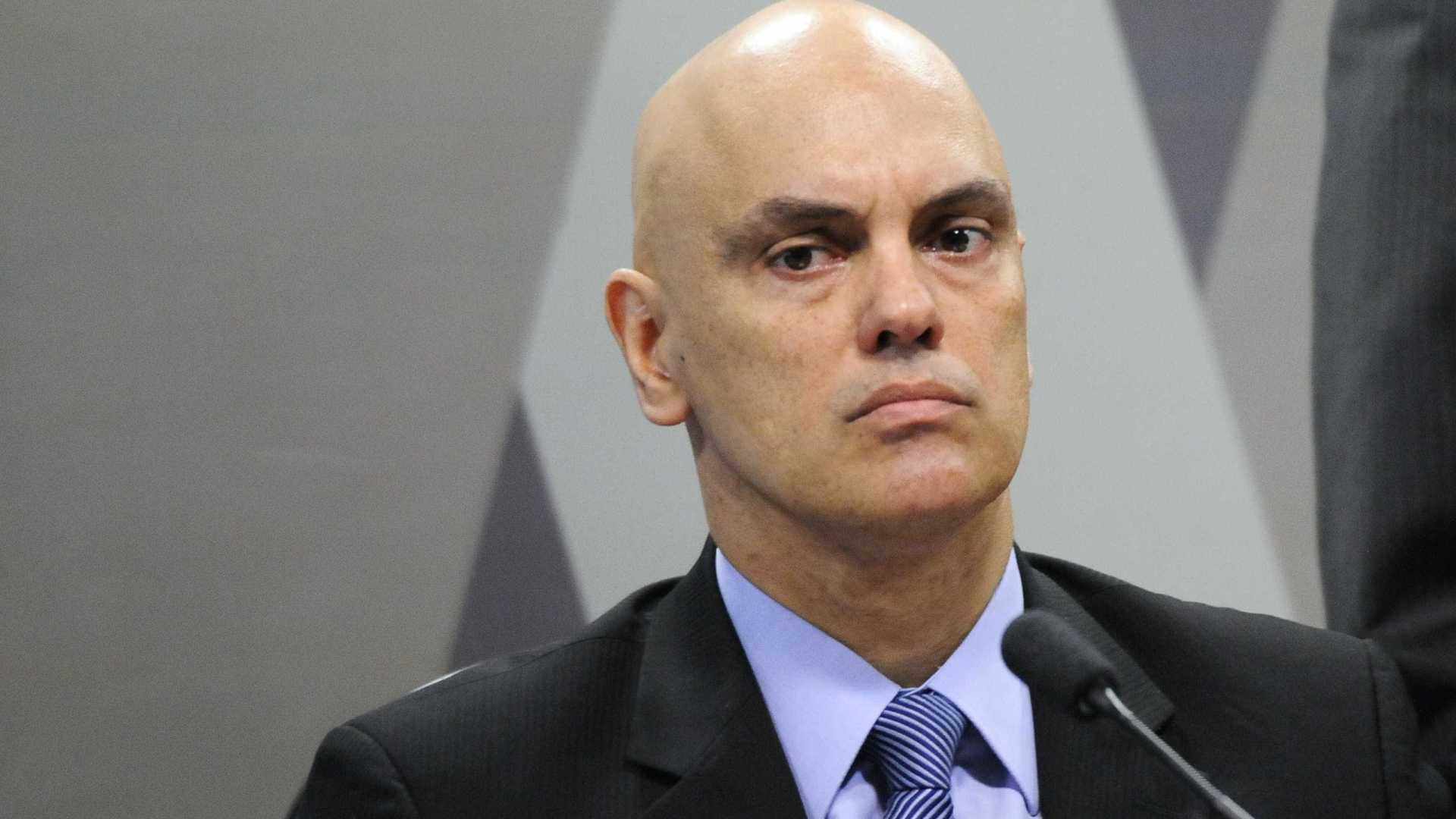 Ministro libera porte de arma para guardas municipais de todo o país