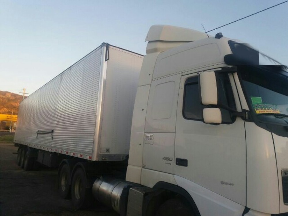 PRF recupera caminhão na BR-116 no Sertão de PE e libera quatro reféns que foram sequestrados na BA
