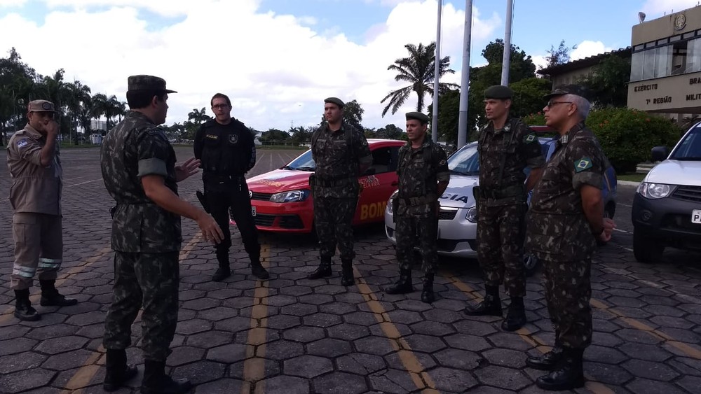 Operação do Exército fiscaliza comércio de armas de fogo em Pernambuco