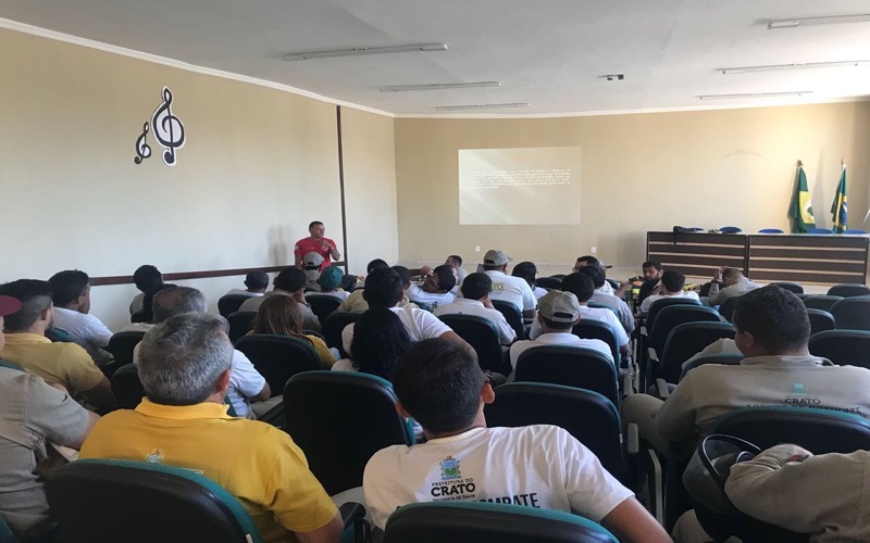 Agentes de Combate às Endemias do Crato participam de palestra sobre a importância do uso de EPI’s