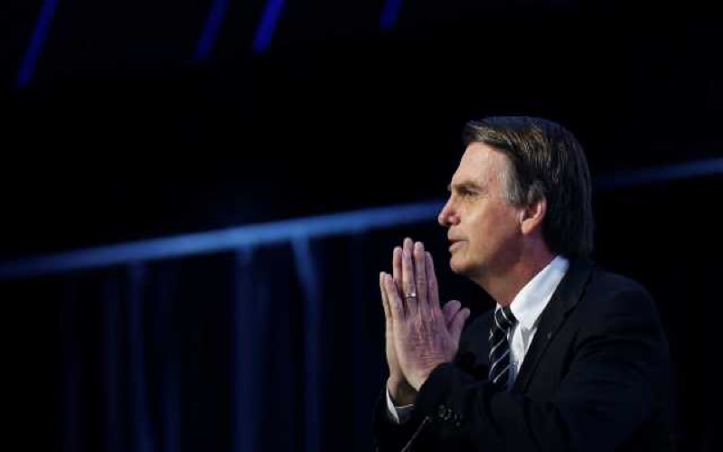 Bolsonaro diz que anunciará general como vice nesta quarta