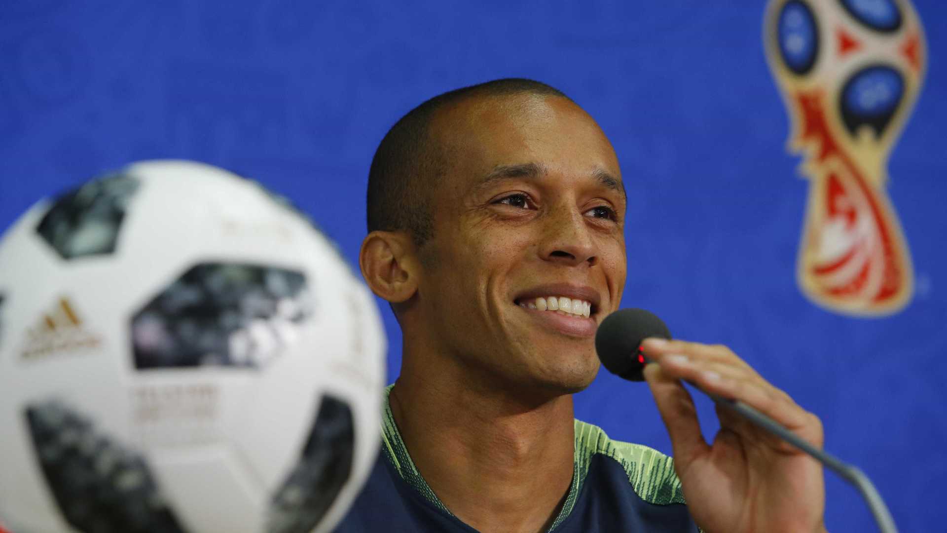 Miranda será capitão da seleção na partida contra Bélgica