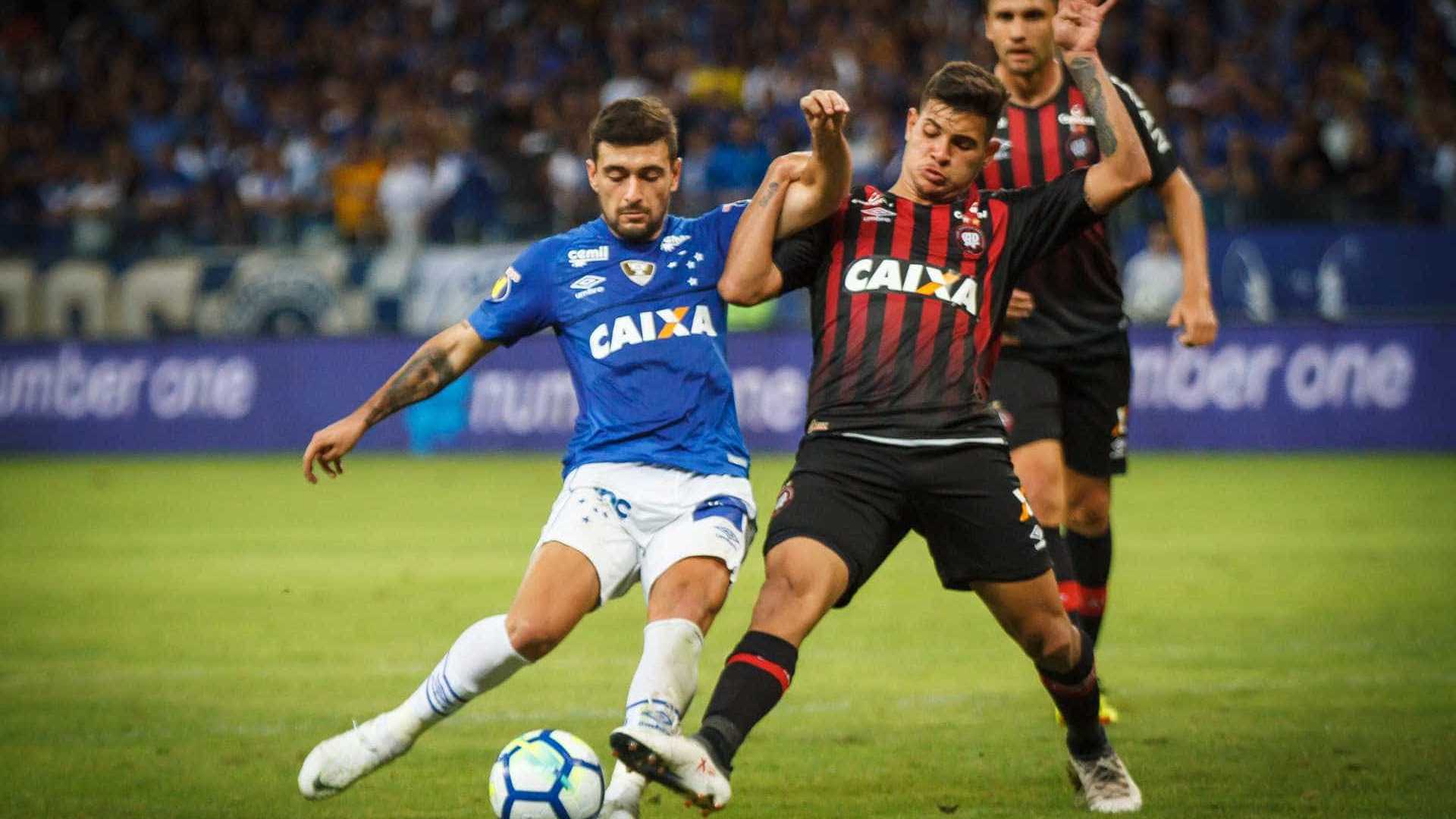 Cruzeiro cede empate ao Atlético-PR, mas avança na Copa do Brasil