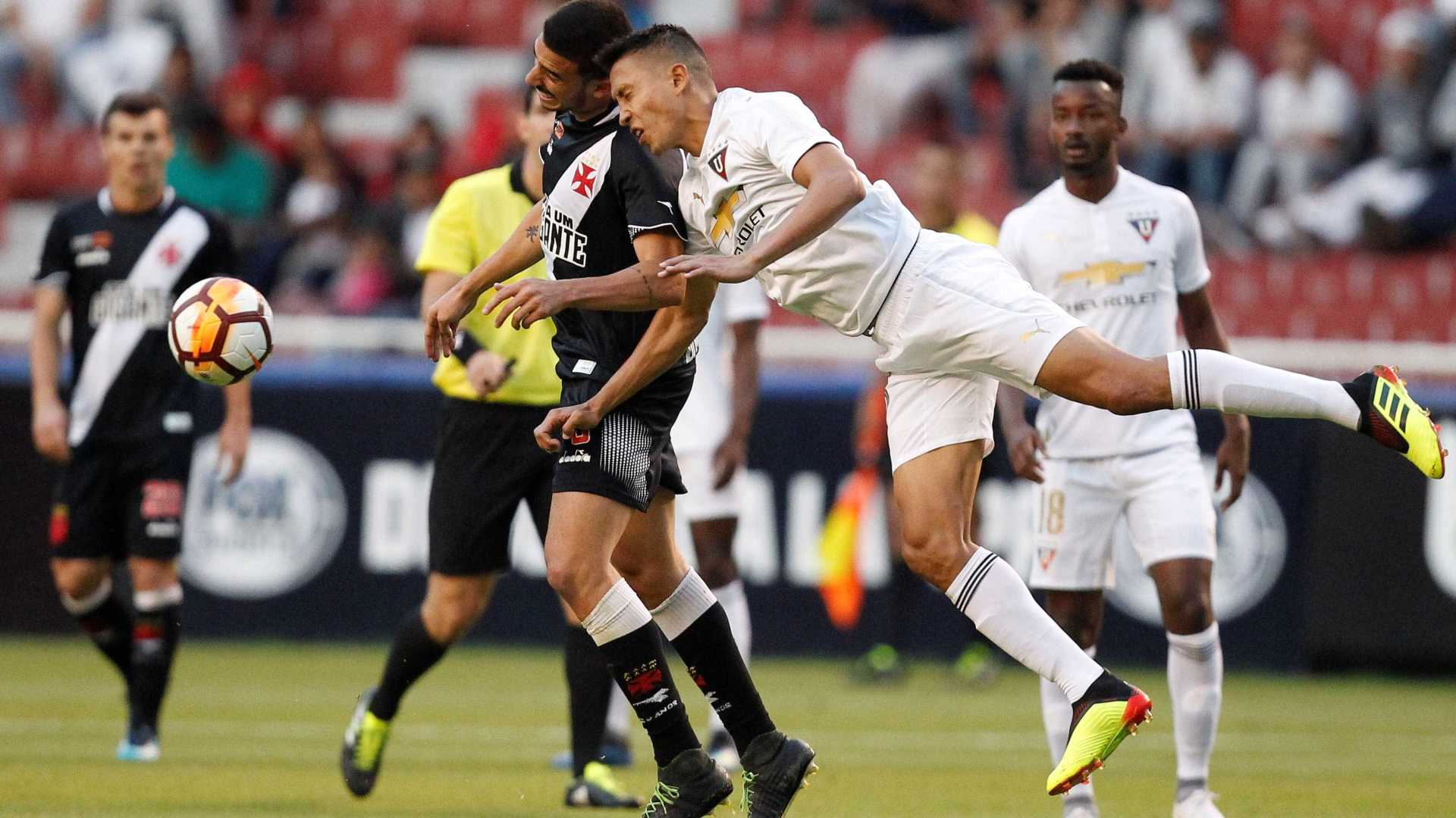 Vasco não resiste à altitude e é derrotado pela LDU na Sul-Americana