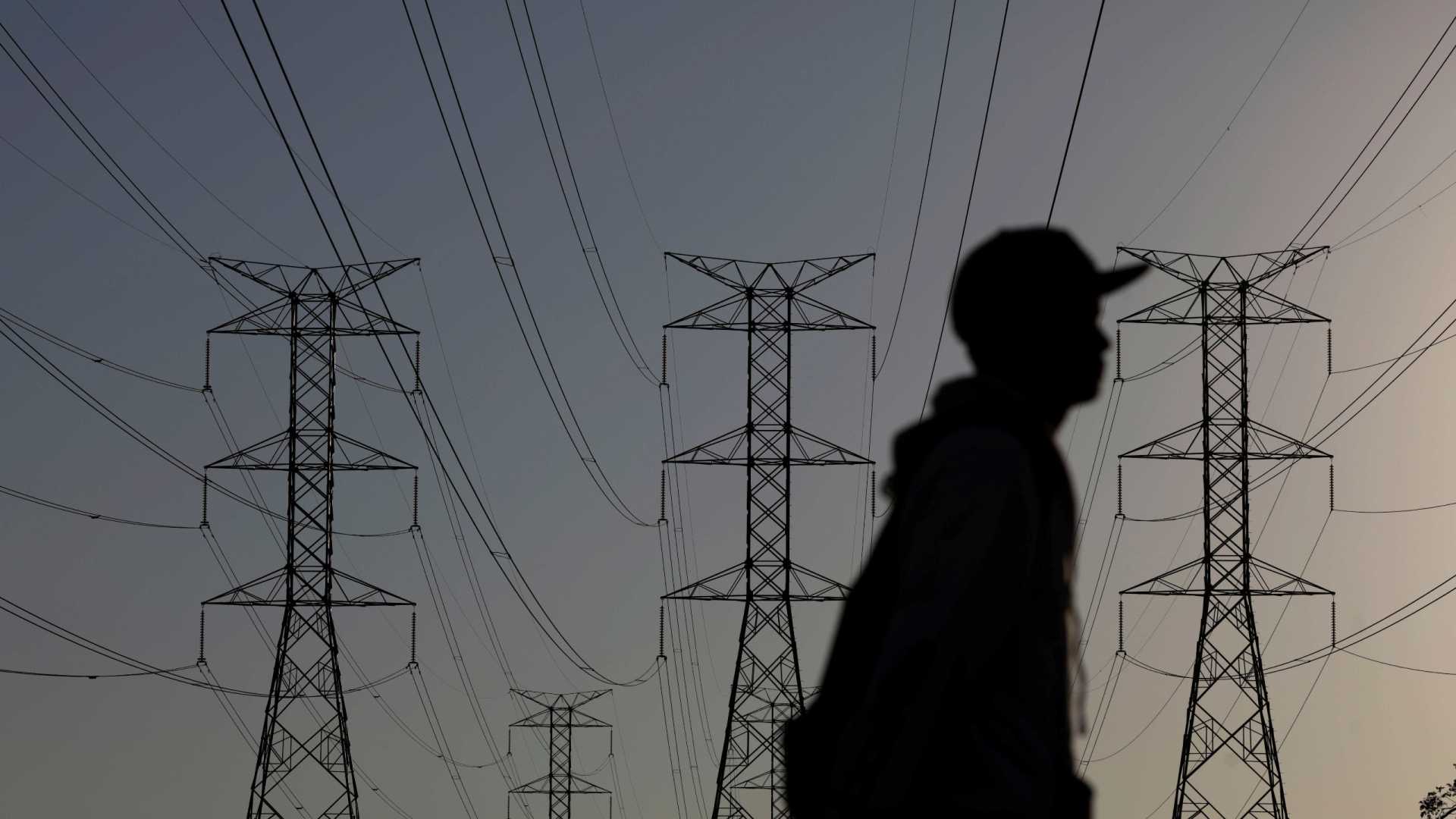 Conta de luz mais cara deve elevar inflação em 0,5 ponto