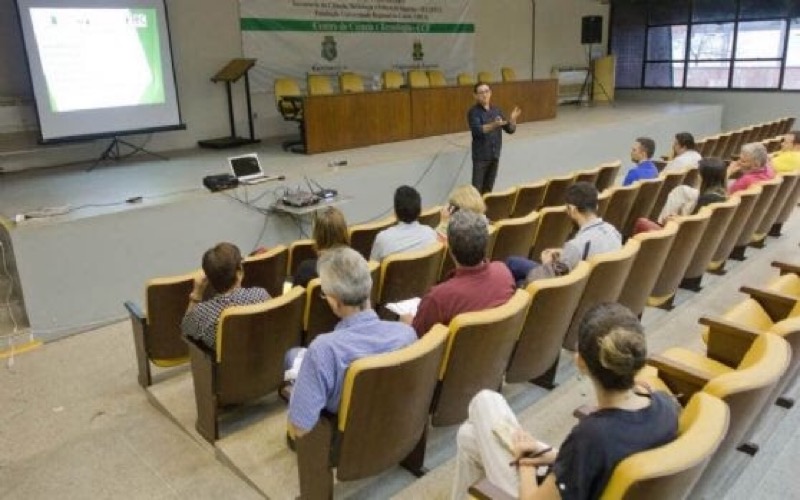 Prefeitura de Juazeiro do Norte discute atualização do PDDU em reunião na URCA