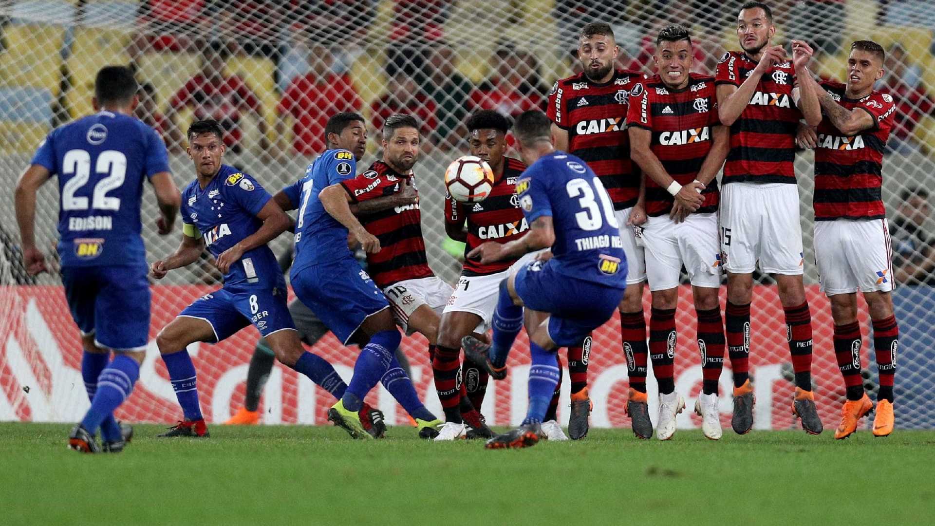 Cruzeiro vence o Fla no Rio e encaminha classificação na Libertadores