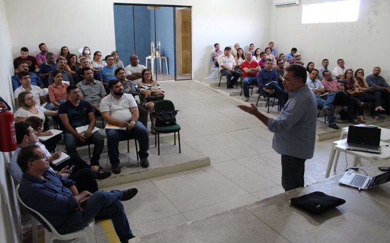 Gestores municipais de Crato reúnem-se para avaliação de projetos