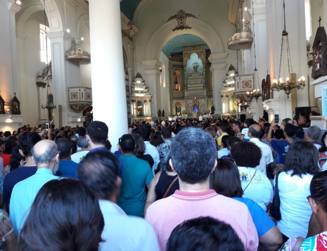 Fiéis lotam Catedral Metropolitana para celebrar o dia da padroeira de Maceió