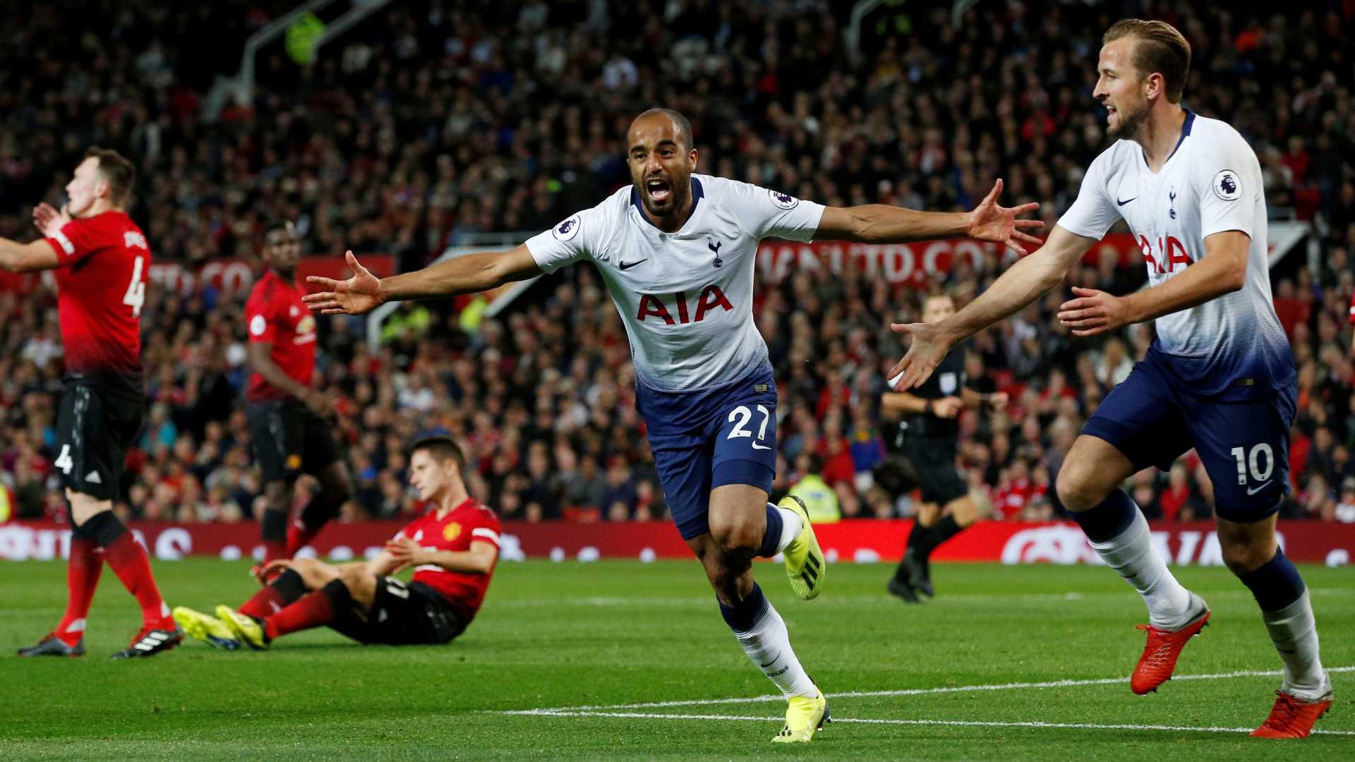Lucas brilha, faz dois e Tottenham vence o Manchester United