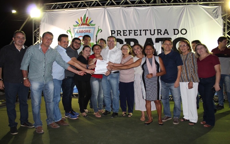 Assinada ordem de serviço que dá início a construção da Creche do Conjunto Filemon Limaverde
