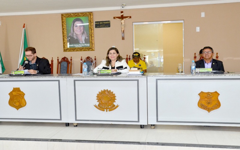Câmara de Mauriti homenageia personalidades com Comendas