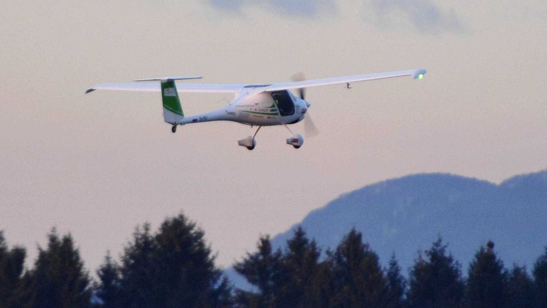 Avião cai em Goiás e deixa morto e feridos